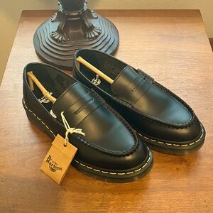Dr. Martens Black Penton Leather Penny Loafers, New in Box, Sz M 6 and W 8/8.5